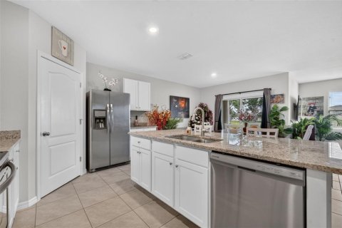House in Sanford, Florida 4 bedrooms, 171.5 sq.m. № 2406765 - photo 8