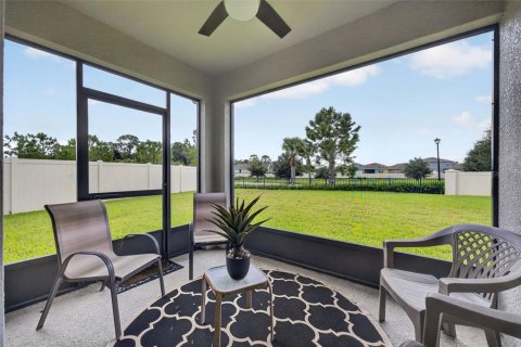House in Sanford, Florida 4 bedrooms, 171.5 sq.m. № 2406765 - photo 23