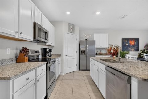 House in Sanford, Florida 4 bedrooms, 171.5 sq.m. № 2406765 - photo 6