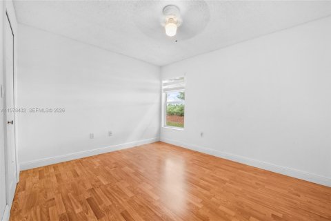 House in Homestead, Florida 3 bedrooms, 143.35 sq.m. № 2042098 - photo 15