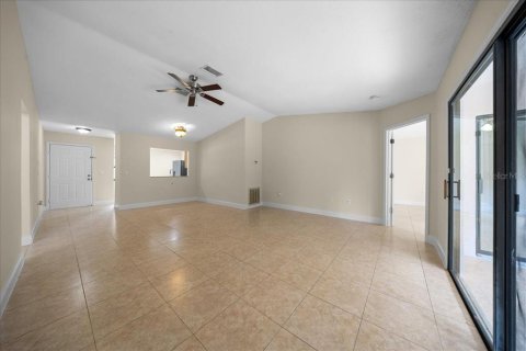 Duplex in Dunnellon, Florida 3 bedrooms, 128.21 sq.m. № 2239109 - photo 9