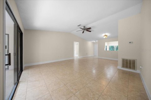 Duplex in Dunnellon, Florida 3 bedrooms, 128.21 sq.m. № 2239109 - photo 8
