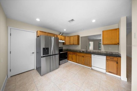 Duplex in Dunnellon, Florida 3 bedrooms, 128.21 sq.m. № 2239109 - photo 4