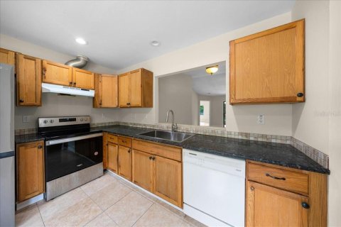 Duplex in Dunnellon, Florida 3 bedrooms, 128.21 sq.m. № 2239109 - photo 5