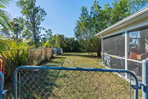House in Port Charlotte, Florida 3 bedrooms, 81.2 sq.m. № 1780824 - photo 4