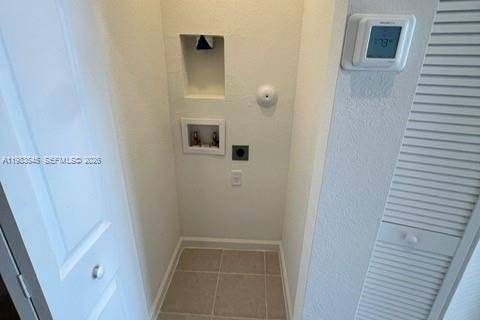 Villa ou maison à louer à Miami, Floride: 3 chambres, 149.76 m2 № 2056748 - photo 10