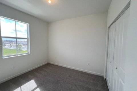 Villa ou maison à louer à Miami, Floride: 3 chambres, 149.76 m2 № 2056748 - photo 17