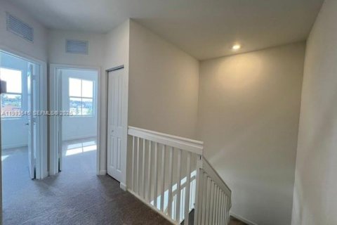 Villa ou maison à louer à Miami, Floride: 3 chambres, 149.76 m2 № 2056748 - photo 11