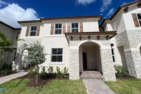 Villa ou maison à louer à Miami, Floride: 3 chambres, 149.76 m2 № 2056748 - photo 1