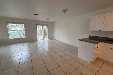 Casa en venta en Homestead, Florida, 3 dormitorios, 107.02 m2 № 2058583 - foto 3