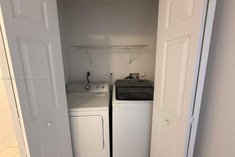 Casa en venta en Homestead, Florida, 3 dormitorios, 107.02 m2 № 2058583 - foto 10