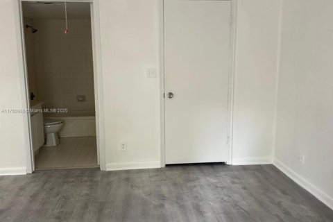 Condominio en venta en West Palm Beach, Florida, 1 dormitorio, 66.89 m2 № 1870068 - foto 12