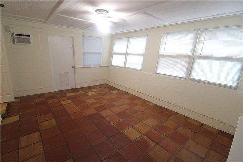 House in Sarasota, Florida 2 bedrooms, 109.07 sq.m. № 1872865 - photo 15