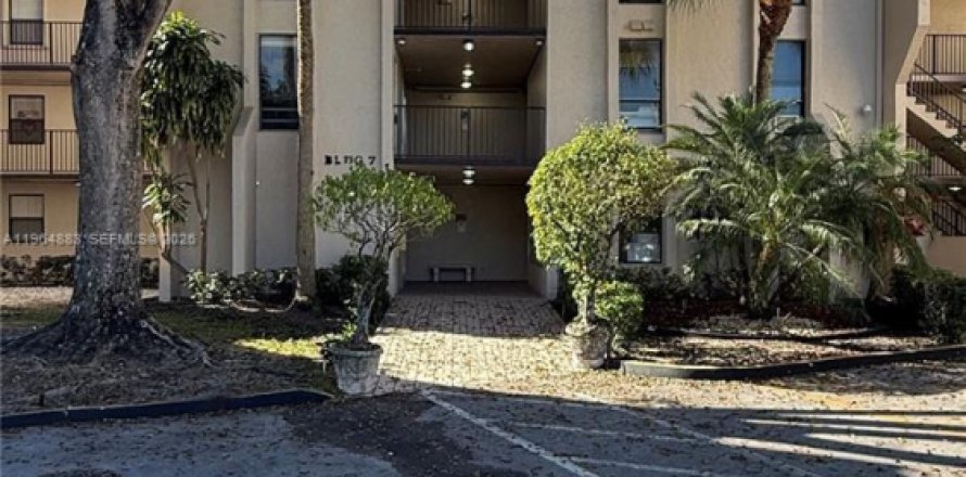 Condominio en Tamarac, Florida, 2 dormitorios  № 2026133