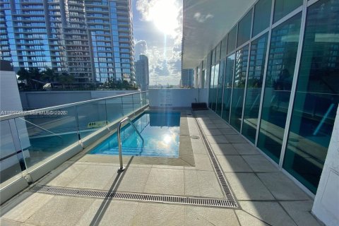 Condominio en alquiler en Miami, Florida, 2 dormitorios, 106.47 m2 № 2011210 - foto 24