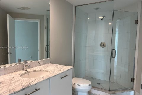 Condominio en alquiler en Miami, Florida, 2 dormitorios, 106.47 m2 № 2011210 - foto 18