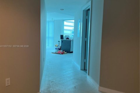 Condominio en alquiler en Miami, Florida, 2 dormitorios, 106.47 m2 № 2011210 - foto 4