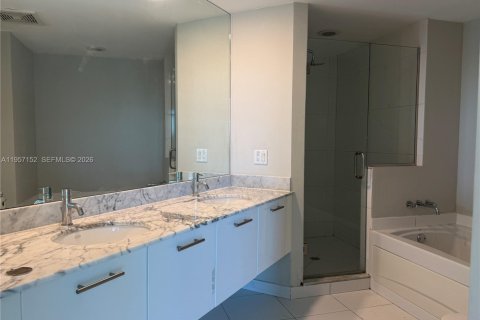 Condominio en alquiler en Miami, Florida, 2 dormitorios, 106.47 m2 № 2011210 - foto 14