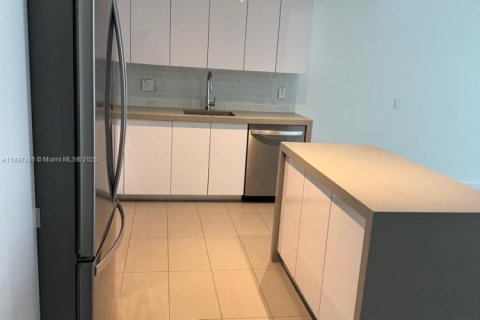 Condominio en venta en Miami, Florida, 1 dormitorio, 69.86 m2 № 2077320 - foto 6