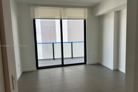 Condominio en venta en Miami, Florida, 1 dormitorio, 69.86 m2 № 2077320 - foto 7