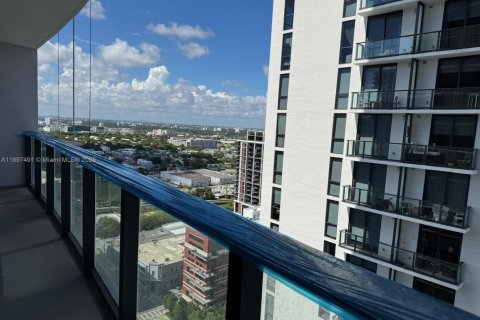 Condominio en venta en Miami, Florida, 1 dormitorio, 69.86 m2 № 2077320 - foto 16