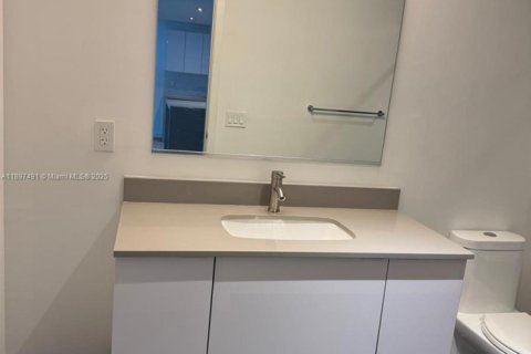 Condominio en venta en Miami, Florida, 1 dormitorio, 69.86 m2 № 2077320 - foto 9