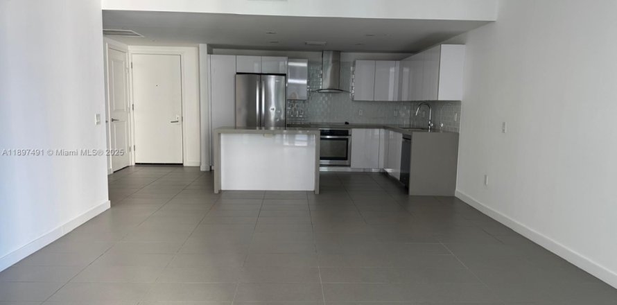 Condominio en Miami, Florida, 1 dormitorio  № 2077320