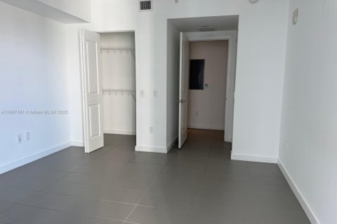 Condominio en venta en Miami, Florida, 1 dormitorio, 69.86 m2 № 2077320 - foto 8