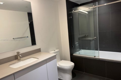 Condominio en venta en Miami, Florida, 1 dormitorio, 69.86 m2 № 2077320 - foto 10