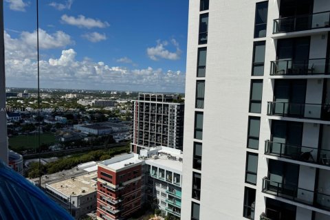 Condominio en venta en Miami, Florida, 1 dormitorio, 69.86 m2 № 2077320 - foto 13