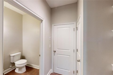 Touwnhouse à louer à Tampa, Floride: 3 chambres, 159.42 m2 № 2388770 - photo 8