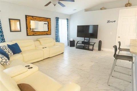 Villa ou maison à vendre à Deltona, Floride: 3 chambres, 172.8 m2 № 1788160 - photo 8