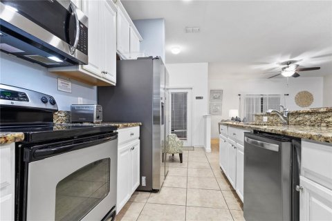 Снять в аренду таунхаус в Киссимми, Флорида 13 комнат, 188.03м2, № 2199657 - фото 23