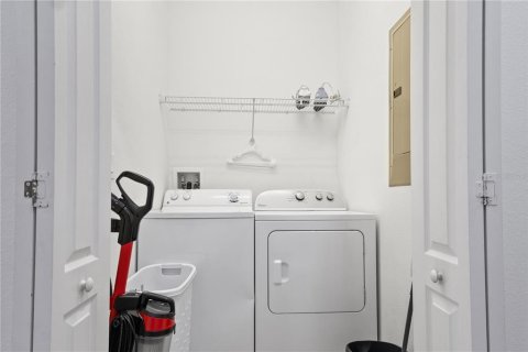 Снять в аренду таунхаус в Киссимми, Флорида 13 комнат, 188.03м2, № 2199657 - фото 11