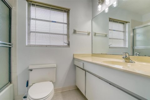 Condominio en alquiler en Sarasota, Florida, 3 dormitorios, 134.15 m2 № 1560797 - foto 12