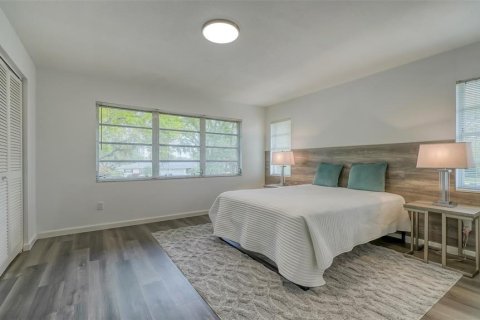 Condominio en alquiler en Sarasota, Florida, 3 dormitorios, 134.15 m2 № 1560797 - foto 9