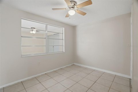 Villa ou maison à vendre à New Port Richey, Floride: 3 chambres, 122.07 m2 № 2148148 - photo 23
