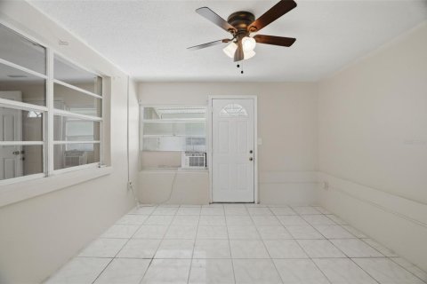 Villa ou maison à vendre à New Port Richey, Floride: 3 chambres, 122.07 m2 № 2148148 - photo 19