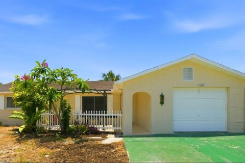 Villa ou maison à New Port Richey, Floride 3 chambres, 122.07 m2 № 2148148