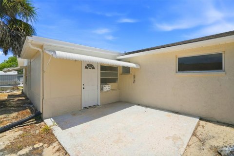 Villa ou maison à vendre à New Port Richey, Floride: 3 chambres, 122.07 m2 № 2148148 - photo 26
