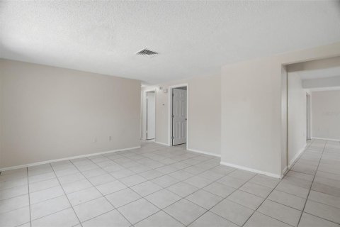 Villa ou maison à vendre à New Port Richey, Floride: 3 chambres, 122.07 m2 № 2148148 - photo 5