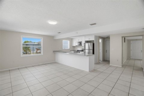 Villa ou maison à vendre à New Port Richey, Floride: 3 chambres, 122.07 m2 № 2148148 - photo 11