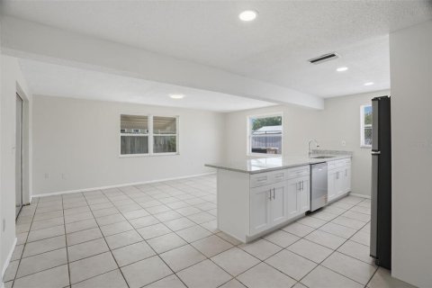 Villa ou maison à vendre à New Port Richey, Floride: 3 chambres, 122.07 m2 № 2148148 - photo 9
