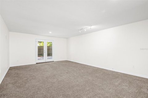 House in Gainesville, Florida 3 bedrooms, 153.47 sq.m. № 1884219 - photo 17