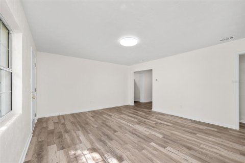 House in Gainesville, Florida 3 bedrooms, 153.47 sq.m. № 1884219 - photo 6