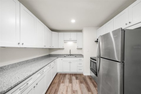 House in Gainesville, Florida 3 bedrooms, 153.47 sq.m. № 1884219 - photo 8