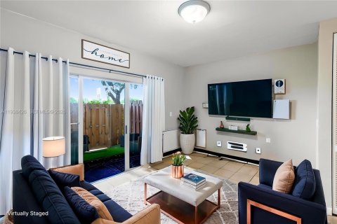 Купить таунхаус в Хомстед, Флорида 2 спальни, 99.31м2, № 1998463 - фото 9