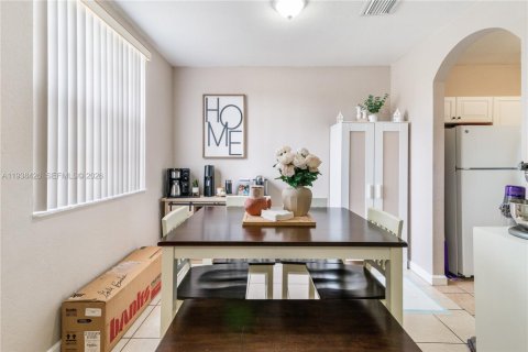 Купить таунхаус в Хомстед, Флорида 2 спальни, 99.31м2, № 1998463 - фото 4