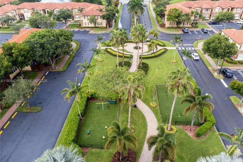 Купить таунхаус в Хомстед, Флорида 2 спальни, 99.31м2, № 1998463 - фото 25