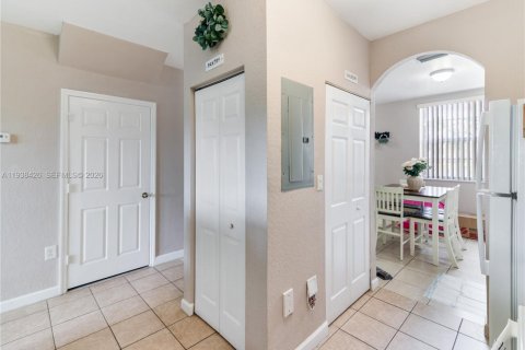 Купить таунхаус в Хомстед, Флорида 2 спальни, 99.31м2, № 1998463 - фото 8